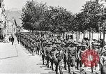 Immagine di Soldati degli Stati Uniti che arrivano in Francia prima guerra mondiale Francia, 1917, secondo 7 filmato di repertorio 65675063089