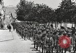 Immagine di Soldati degli Stati Uniti che arrivano in Francia prima guerra mondiale Francia, 1917, secondo 8 filmato di repertorio 65675063089