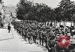 Immagine di Soldati degli Stati Uniti che arrivano in Francia prima guerra mondiale Francia, 1917, secondo 11 filmato di repertorio 65675063089