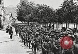 Immagine di Soldati degli Stati Uniti che arrivano in Francia prima guerra mondiale Francia, 1917, secondo 15 filmato di repertorio 65675063089