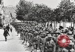 Immagine di Soldati degli Stati Uniti che arrivano in Francia prima guerra mondiale Francia, 1917, secondo 17 filmato di repertorio 65675063089