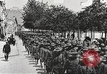Immagine di Soldati degli Stati Uniti che arrivano in Francia prima guerra mondiale Francia, 1917, secondo 18 filmato di repertorio 65675063089