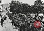 Immagine di Soldati degli Stati Uniti che arrivano in Francia prima guerra mondiale Francia, 1917, secondo 19 filmato di repertorio 65675063089