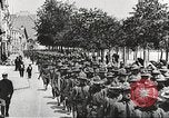 Immagine di Soldati degli Stati Uniti che arrivano in Francia prima guerra mondiale Francia, 1917, secondo 21 filmato di repertorio 65675063089