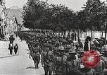 Immagine di Soldati degli Stati Uniti che arrivano in Francia prima guerra mondiale Francia, 1917, secondo 25 filmato di repertorio 65675063089