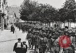 Immagine di Soldati degli Stati Uniti che arrivano in Francia prima guerra mondiale Francia, 1917, secondo 33 filmato di repertorio 65675063089