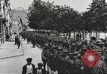 Immagine di Soldati degli Stati Uniti che arrivano in Francia prima guerra mondiale Francia, 1917, secondo 34 filmato di repertorio 65675063089