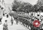 Immagine di Soldati degli Stati Uniti che arrivano in Francia prima guerra mondiale Francia, 1917, secondo 42 filmato di repertorio 65675063089
