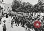 Immagine di Soldati degli Stati Uniti che arrivano in Francia prima guerra mondiale Francia, 1917, secondo 43 filmato di repertorio 65675063089
