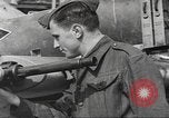 Standbild deutsche Flugzeuge in britischen Marktplatz Vereinigtes Königreich, 1941, aus Sekunde 8 historischem Filmmaterial Videoclip 65675063095