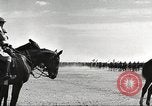 Immagine di 1a divisione di cavalleria Fort Riley Kansas USA, 1942, secondo 28 filmato di repertorio 65675063103