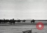 Immagine di 1a divisione di cavalleria Fort Riley Kansas USA, 1942, secondo 32 filmato di repertorio 65675063103