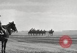 Immagine di 1a divisione di cavalleria Fort Riley Kansas USA, 1942, secondo 53 filmato di repertorio 65675063103