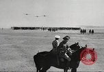 Standbild 1st Cavalry Division Fort Riley Kansas USA, 1942, aus Sekunde 34 historischem Filmmaterial Videoclip 65675063105