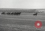 Standbild 1st Cavalry Division Fort Riley Kansas USA, 1942, aus Sekunde 25 historischem Filmmaterial Videoclip 65675063107