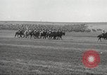 Standbild 1st Cavalry Division Fort Riley Kansas USA, 1942, aus Sekunde 26 historischem Filmmaterial Videoclip 65675063107