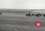 Standbild 1st Cavalry Division Fort Riley Kansas USA, 1942, aus Sekunde 29 historischem Filmmaterial Videoclip 65675063107