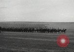 Standbild 1st Cavalry Division Fort Riley Kansas USA, 1942, aus Sekunde 32 historischem Filmmaterial Videoclip 65675063107