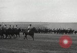 Standbild 1st Cavalry Division Fort Riley Kansas USA, 1942, aus Sekunde 34 historischem Filmmaterial Videoclip 65675063107