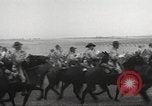 Standbild 1st Cavalry Division Fort Riley Kansas USA, 1942, aus Sekunde 45 historischem Filmmaterial Videoclip 65675063107