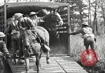 Standbild Elemente der US 6th Cavalry Division in Manövern am Fort Olgelthorpe Fort Oglethorpe Georgia USA, 1942, aus Sekunde 15 historischem Filmmaterial Videoclip 65675063110