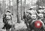 Standbild Elemente der US 6th Cavalry Division in Manövern am Fort Olgelthorpe Fort Oglethorpe Georgia USA, 1942, aus Sekunde 30 historischem Filmmaterial Videoclip 65675063110