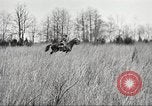 Standbild Elemente der US 6th Cavalry Division in Manövern am Fort Olgelthorpe Fort Oglethorpe Georgia USA, 1942, aus Sekunde 45 historischem Filmmaterial Videoclip 65675063110