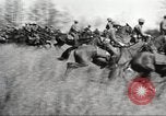 Standbild Elemente der US 6th Cavalry Division in Manövern am Fort Olgelthorpe Fort Oglethorpe Georgia USA, 1942, aus Sekunde 47 historischem Filmmaterial Videoclip 65675063110