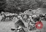 Standbild 1st Cavalry Division Salem Oregon USA, 1942, aus Sekunde 48 historischem Filmmaterial Videoclip 65675063115