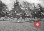 Standbild 1st Cavalry Division Salem Oregon USA, 1942, aus Sekunde 12 historischem Filmmaterial Videoclip 65675063117