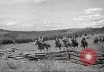 Standbild 1st Cavalry Division Salem Oregon USA, 1942, aus Sekunde 19 historischem Filmmaterial Videoclip 65675063117