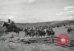 Standbild 1st Cavalry Division Salem Oregon USA, 1942, aus Sekunde 20 historischem Filmmaterial Videoclip 65675063117