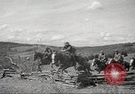 Standbild 1st Cavalry Division Salem Oregon USA, 1942, aus Sekunde 25 historischem Filmmaterial Videoclip 65675063117