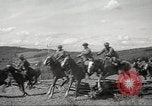 Standbild 1st Cavalry Division Salem Oregon USA, 1942, aus Sekunde 26 historischem Filmmaterial Videoclip 65675063117