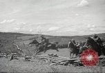 Standbild 1st Cavalry Division Salem Oregon USA, 1942, aus Sekunde 29 historischem Filmmaterial Videoclip 65675063117