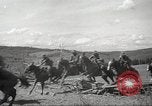 Standbild 1st Cavalry Division Salem Oregon USA, 1942, aus Sekunde 41 historischem Filmmaterial Videoclip 65675063117