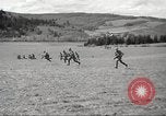Standbild 1st Cavalry Division Salem Oregon USA, 1942, aus Sekunde 13 historischem Filmmaterial Videoclip 65675063118