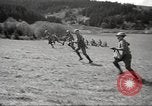 Standbild 1st Cavalry Division Salem Oregon USA, 1942, aus Sekunde 21 historischem Filmmaterial Videoclip 65675063118