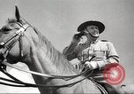 Standbild 1st Cavalry Division Salem Oregon USA, 1942, aus Sekunde 25 historischem Filmmaterial Videoclip 65675063118