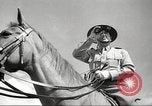 Standbild 1st Cavalry Division Salem Oregon USA, 1942, aus Sekunde 26 historischem Filmmaterial Videoclip 65675063118