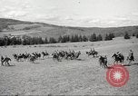 Standbild 1st Cavalry Division Salem Oregon USA, 1942, aus Sekunde 54 historischem Filmmaterial Videoclip 65675063118