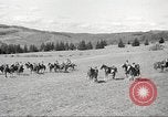 Standbild 1st Cavalry Division Salem Oregon USA, 1942, aus Sekunde 55 historischem Filmmaterial Videoclip 65675063118
