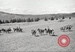 Standbild 1st Cavalry Division Salem Oregon USA, 1942, aus Sekunde 56 historischem Filmmaterial Videoclip 65675063118