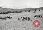 Standbild 1st Cavalry Division Salem Oregon USA, 1942, aus Sekunde 58 historischem Filmmaterial Videoclip 65675063118