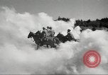 Standbild 1st Cavalry Division Salem Oregon USA, 1942, aus Sekunde 22 historischem Filmmaterial Videoclip 65675063119