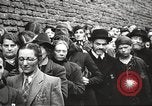 Standbild Juden Polens im Zweiten Weltkrieg Dombrowa Polen, 1940, aus Sekunde 51 historischem Filmmaterial Videoclip 65675063123