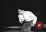 Image Boxeur Joe Louis la préparation d'une lutte United States USA, 1946, de la seconde 30 séquences d'archives historiques vidéo 65675063131