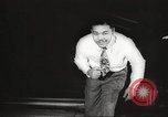 Image Boxeur Joe Louis la préparation d'une lutte United States USA, 1946, de la seconde 31 séquences d'archives historiques vidéo 65675063131