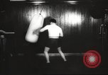 Image Boxeur Joe Louis la préparation d'une lutte United States USA, 1946, de la seconde 42 séquences d'archives historiques vidéo 65675063131