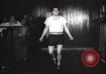 Image Boxeur Joe Louis la préparation d'une lutte United States USA, 1946, de la seconde 47 séquences d'archives historiques vidéo 65675063131